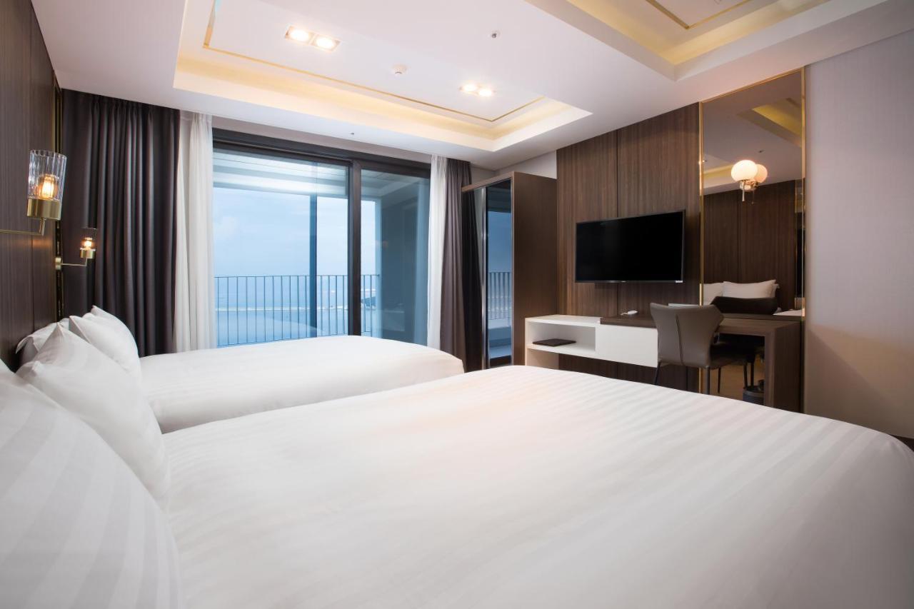 Utop Marina Hotel & Resort Yeosu Extérieur photo