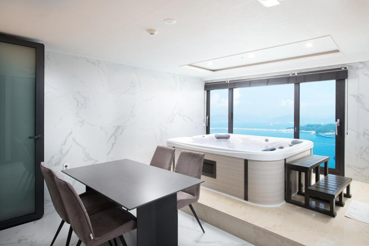 Utop Marina Hotel & Resort Yeosu Extérieur photo